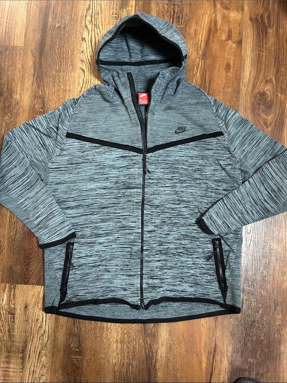 Nike Men’s Heather Gray Performance Full-Zip Hoodie Jacket